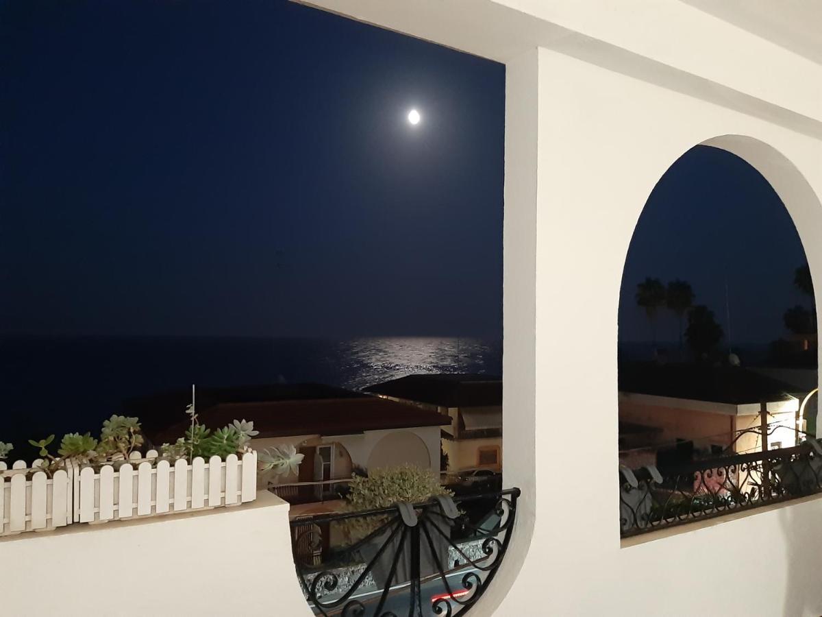 B&B Sea Terrace Aci Castello Extérieur photo
